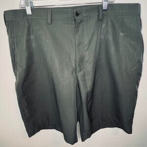 Haggar Chino Shorts Men's Size 40 Olive Green Flat Front Golf Outdoors Gorpcore